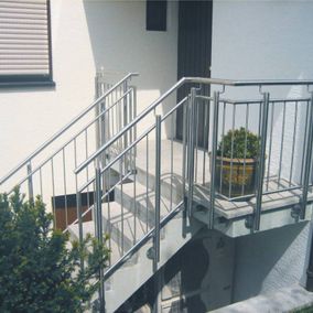 kleine Treppe mit 5 Stufen